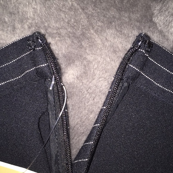 Vertical- strip Michael Kors skirt - Picture 5 of 6